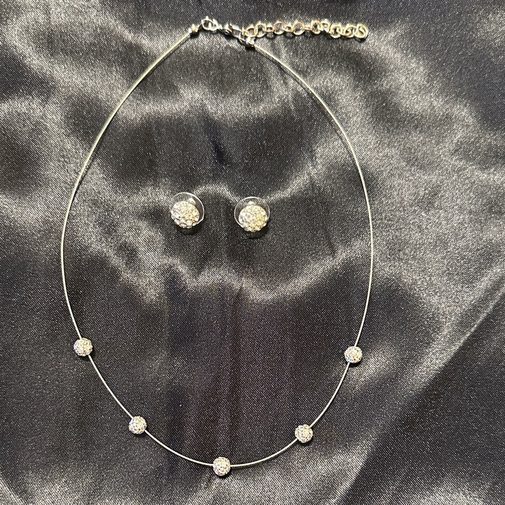 Elegant Silver Necklace and Earring Set